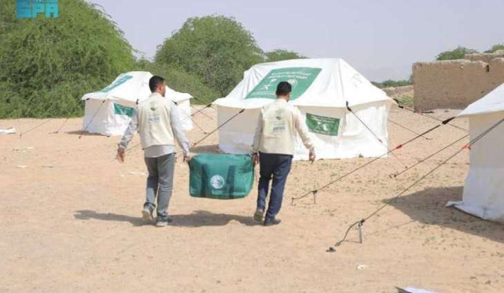 KSrelief Distributes Various Shelter Aid in Several Districts in Hadhramaut Governorate
