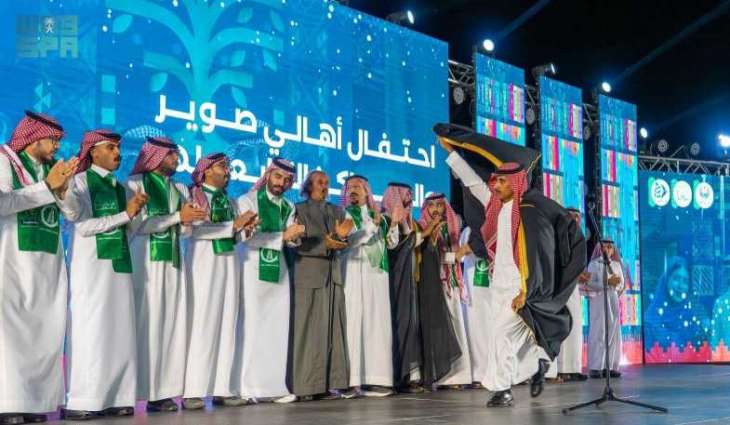 عروض الليزر ومسيرة الخيول تزين فرحة أهالي محافظة صوير باليوم الوطني الـ 95