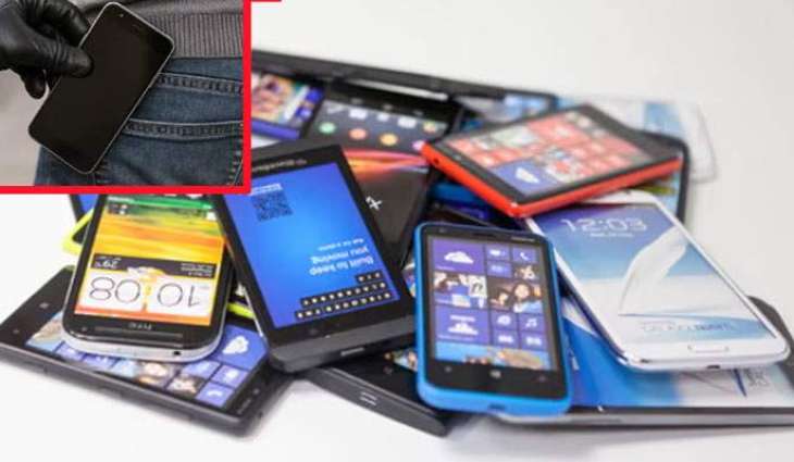 Karachi dealers hand over stolen phones worth Rs 2.2m to CPLC