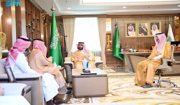 أمير منطقة جازان يستقبل الرئيس التنفيذي لتجمع جازان الصحي والفائزين بجوائز محلية ودولية