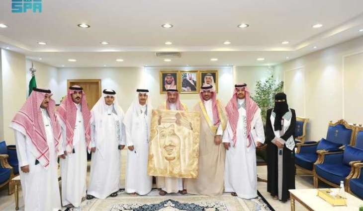 أمير نجران يشارك منسوبي الإمارة الاحتفاء باليوم الوطني الـ95