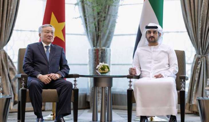 مكتوم بن محمد يبحث مع نائب رئيس الوزراء الدائم لجمهورية فيتنام الاشتراكية سبل تعزيز التعاون الثنائي وآفاق تطويره