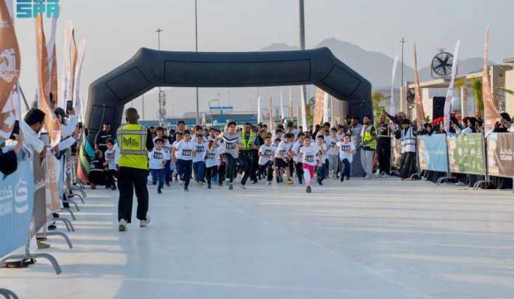 300 طالب يشاركون في سباق العودة للمدارس بـ