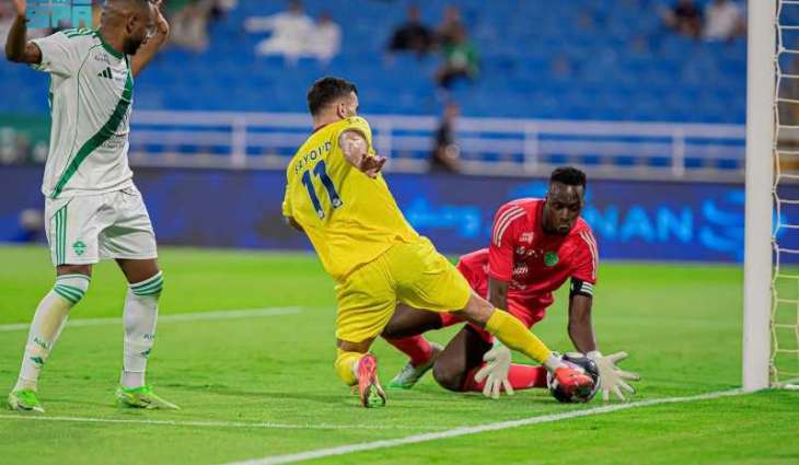 الأهلي يتغلب على الحزم بثنائية في دوري روشن