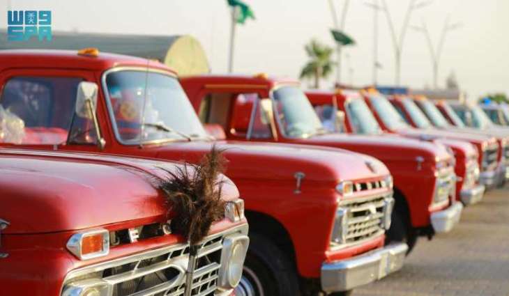 استعراض السيارات الكلاسيكية في لينة التاريخية وروضة هباس احتفالًا باليوم الوطني