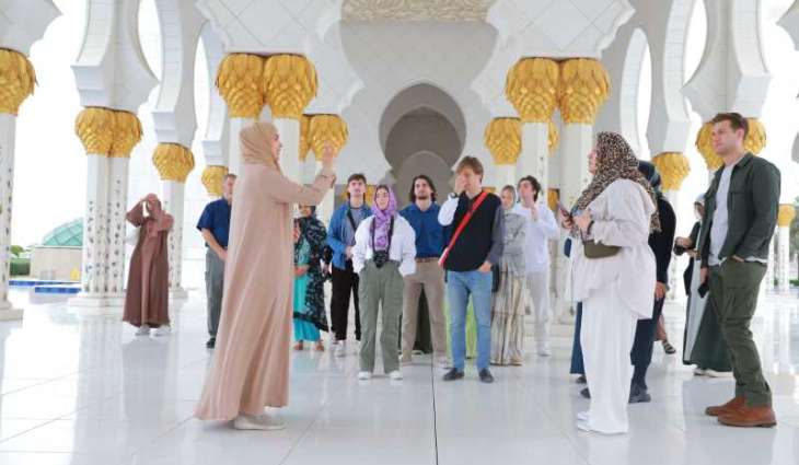 مركز جامع الشيخ زايد الكبير يعزز مكانته على خريطة السياحة الثقافية المستدامة