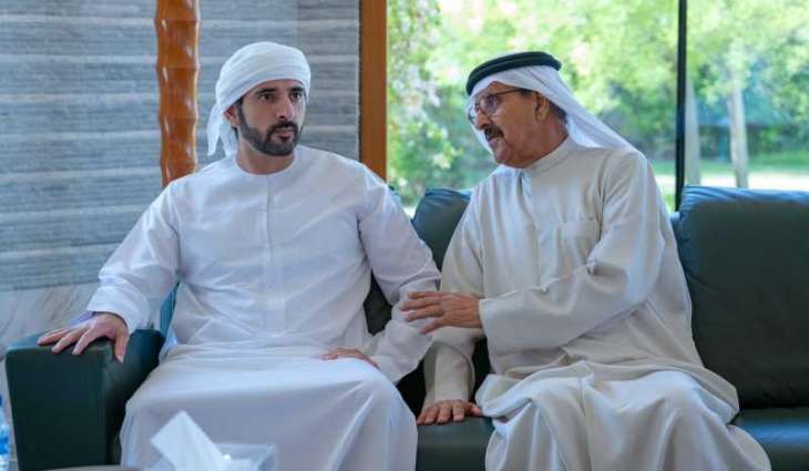 حمدان بن محمد يقدم واجب العزاء في وفاة فاطمة بنت سعيد محمد الكندي