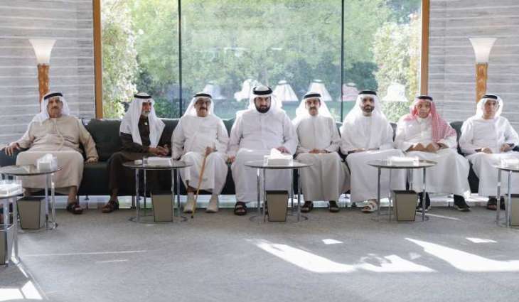أحمد بن محمد يقدم واجب العزاء في وفاة فاطمة بنت سعيد محمد الكندي