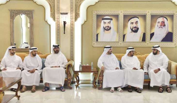 ولى عهد أم القيوين يقدم واجب العزاء بوفاة الشيخة حصة عبيد محمد مفتاح الشامسي 