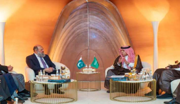 وزیر التجارة جام کمال یجتمع مع نظیرہ السعودي تعزیزا للعلاقات الاقتصادیة بین البلدین