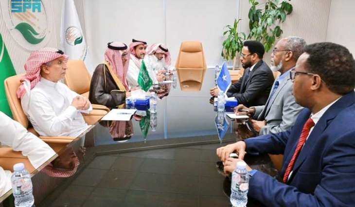 KSrelief Assistant Supervisor General Meets with Somali Finance Minister