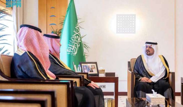 نائب أمير القصيم يستقبل مدير المنطقة الوسطى بالهيئة السعودية للمدن الصناعية ومناطق التقنية