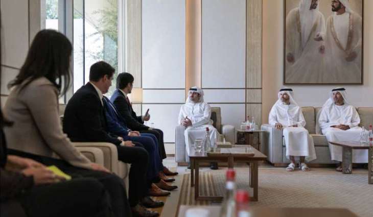 مكتوم بن محمد يستقبل رئيس مجلس الإدارة والرئيس التنفيذي لشركة 