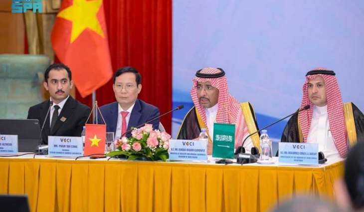 Minister of Industry Witnesses Signing of Five Investment Agreements at Saudi-Vietnamese Business Forum in Hanoi