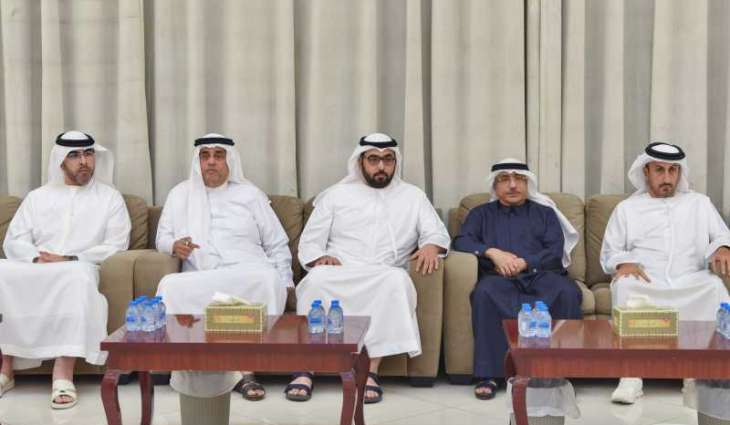 ولي عهد أم القيوين يقدم واجب العزاء بوفاة الشيخ إبراهيم بن أحمد بن حمد المعلا