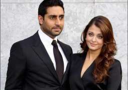 Abhishek Bachchan wins first filmfare best actor award