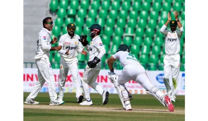 Pakistan gain 109-run lead as South Africa all out for 269