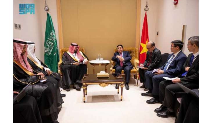 وزير الاقتصاد والتخطيط يجتمع مع نائب رئيس الوزراء الفيتنامي