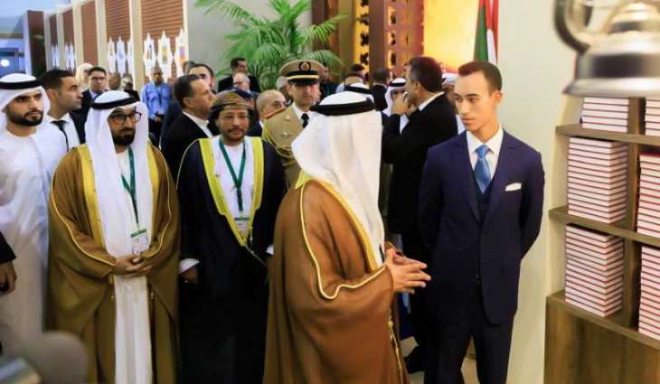ولي عهد المغرب يزور جناح الإمارات في معرض الفرس للجديدة