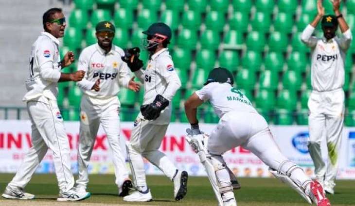 Pakistan gain 109-run lead as South Africa all out for 269