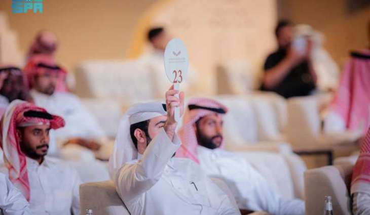 بيع أغلى صقر في الليلة السابعة من مزاد نادي الصقور السعودي 2025