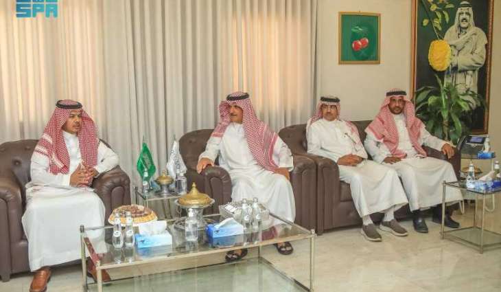 بيئة حائل تناقش تعزيز الوعي البيئي ودعم التنمية المستدامة مع منارة حائل الفضائية