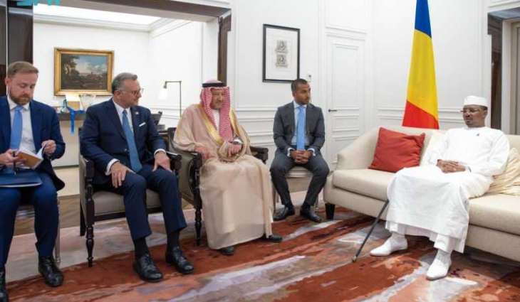 رئيس جمهورية تشاد ونائب وزير الخارجية ومستشار الرئيس الأمريكي للشؤون الأفريقية يعقدون لقاءً رسميًا