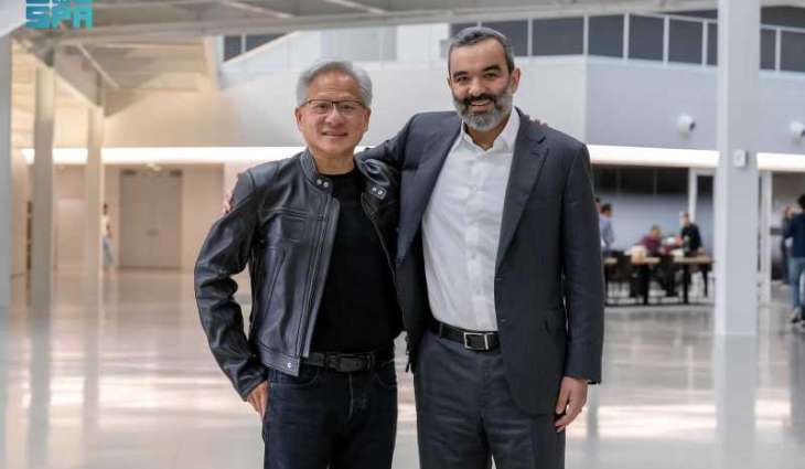 السواحه يجتمع مع الرئيس التنفيذي لشركة nvidia لتعزيز الشراكة في تقنيات البنية التحتية وتمكين القدرات الوطنية في الذكاء الاصطناعي