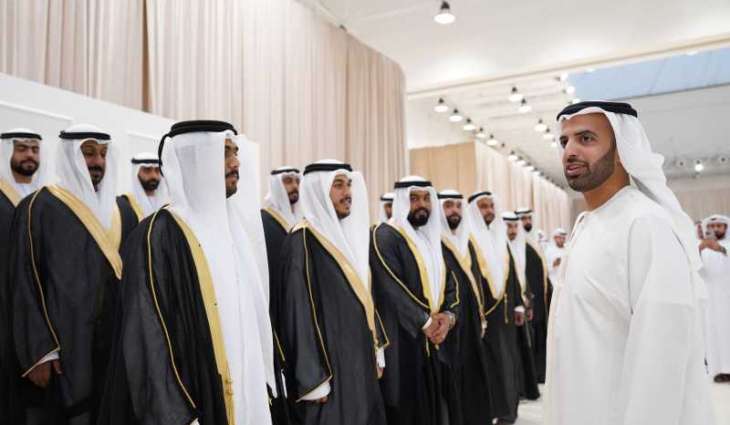 ولي عهد رأس الخيمة يحضر العرس الجماعي السابع لهذا العام في الإمارة