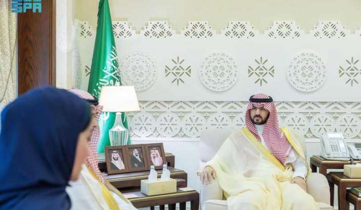 نائب أمير المنطقة الشرقية يستقبل المشرف العام على البعثة التعليمية في البحرين ومدير عام التعليم بالمنطقة بمناسبة تكليفهما