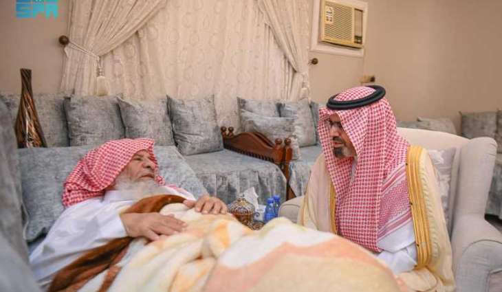 نائب أمير جازان يطمئن على صحة الشيخ العامري