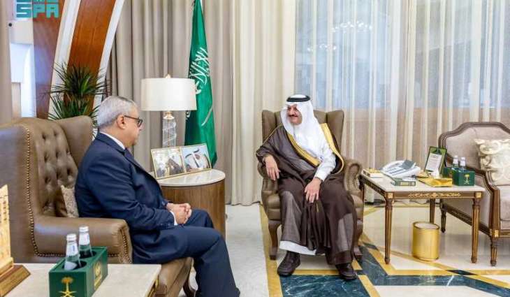 أمير المنطقة الشرقية يستقبل السفير المصري لدى المملكة