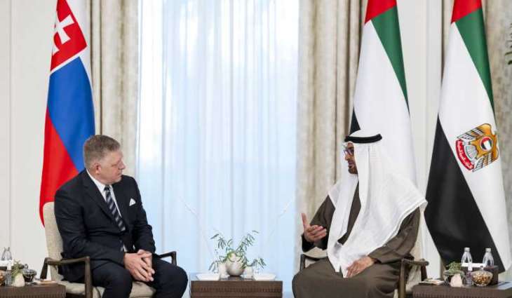 رئيس الدولة ورئيس وزراء سلوفاكيا يبحثان علاقات البلدين