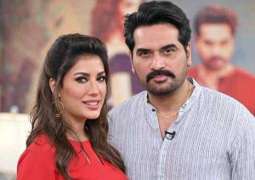 Mehwish Hayat ’s fun flirt rating for Humayun Saeed goes viral on social media
