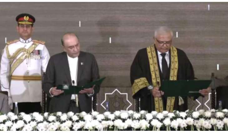  Justice Aminuddin Khan sworn in as First Chief Justice of Federal Constitutional Court