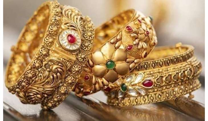 Gold prices drop sharply in Pakistan