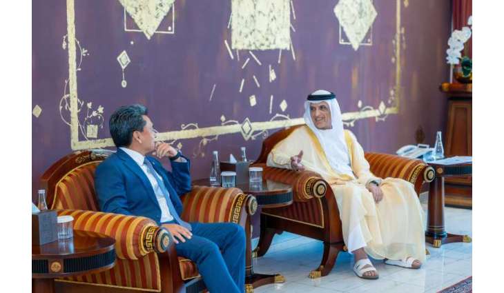سعود بن صقر يستقبل سفير السلفادور