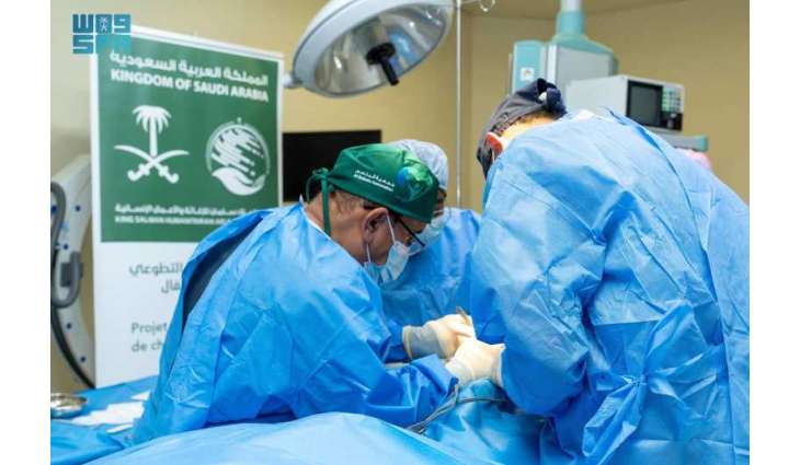 مركز الملك سلمان للإغاثة ينفذ مشروعين طبيين تطوعيين لجراحة الأطفال في جزر القمر