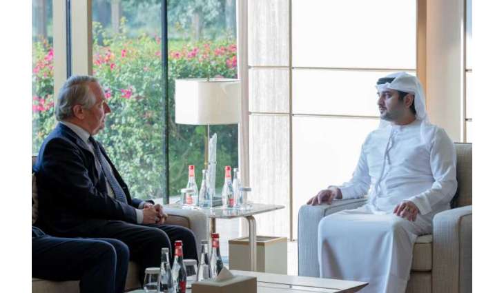 Maktoum bin Mohammed meets with Chairman of Deutsche Bank