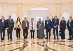 Sharjah Ruler receives delegation from Birzeit University