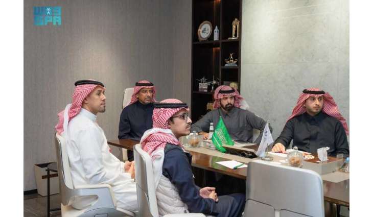 وزير الصناعة والثروة المعدنية يعقد اجتماعًا مع الملحقين التجاريين للمملكة في الخارج