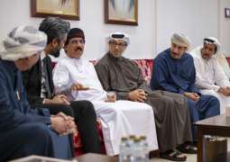 منصور بن زايد يعزي في وفاة علي سالم البيض