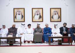 ذياب بن محمد بن زايد يقدِّم واجب العزاء في وفاة علي سالم البيض