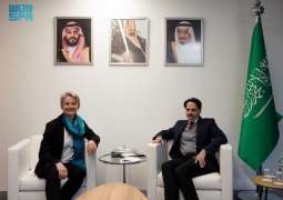 سمو وزير الخارجية يلتقي وزيرة خارجية بريطانيا