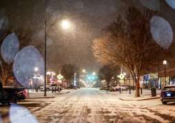 Snowstorm prompts emergencies in 18 US states with thousands of flights cancelled