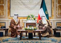 Emir of Kuwait receives Abdullah bin Zayed