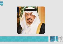 أمير منطقة الرياض يعزي رئيس مركز المديفع في وفاة والدته