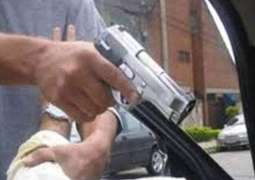 Man shot, robbed of Rs21.7m in Lahore