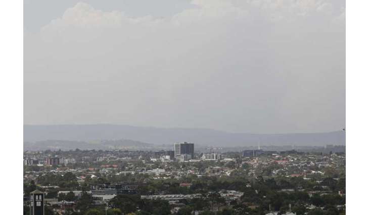 Victoria bushfires leave three missing, destroy homes