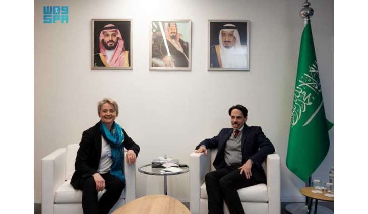سمو وزير الخارجية يلتقي وزيرة خارجية بريطانيا